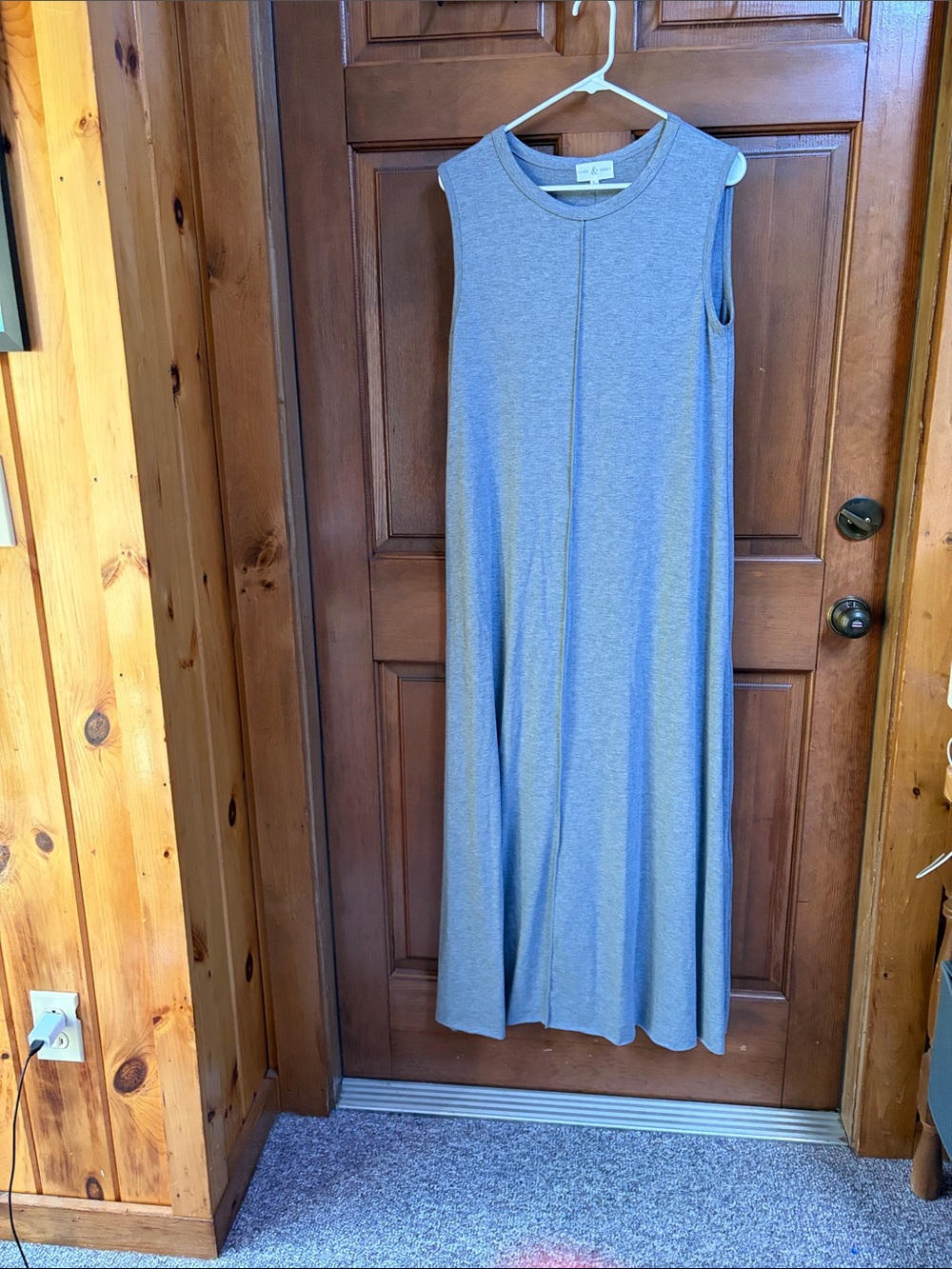 Tyme & Honey Sleeveless Gray Maxi Dress with Center Seam Size Large